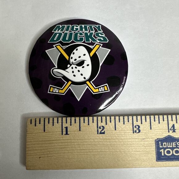 Vintage Walt Disney MIGHTY DUCKS Pinback Button The Walt Disney Company ￼ - Picture 8 of 8